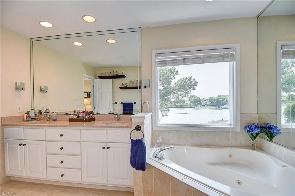 Virginia Beach, Virginia 23451, United States, 5 Bedrooms Bedrooms, ,4 BathroomsBathrooms,Residential,Active,144810