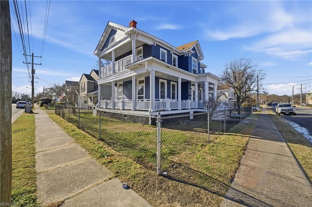 Photo of 26 Downes St Street, Hampton, VA 23663 (MLS # 10620131)