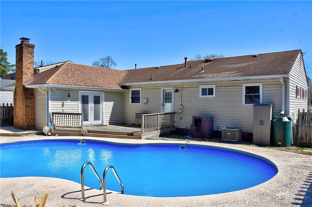 243 E Chickasaw RD
