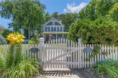 Photo of 334 E Pembroke Avenue, Hampton, VA 23669 (MLS # 10638246)