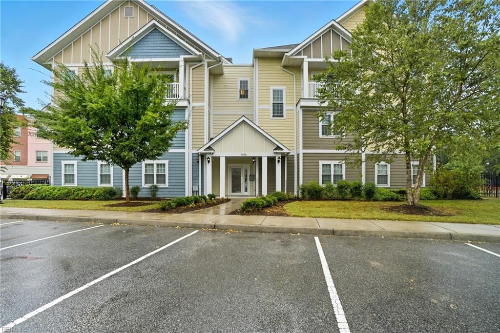 Photo of 1016 Thoroughgood Way #307, Chesapeake, VA 23324 (MLS # 10616922)