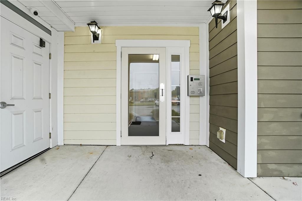 Photo of 1016 Thoroughgood Way #307, Chesapeake, VA 23324 (MLS # 10616922)