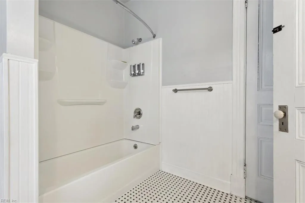 Newport News, Virginia 23607, United States, 5 Bedrooms Bedrooms, ,3 BathroomsBathrooms,Residential,Pending,5500