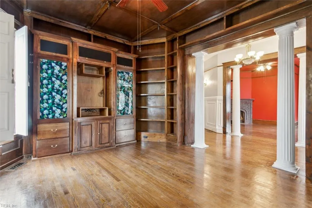 Newport News, Virginia 23607, United States, 5 Bedrooms Bedrooms, ,3 BathroomsBathrooms,Residential,Pending,5500