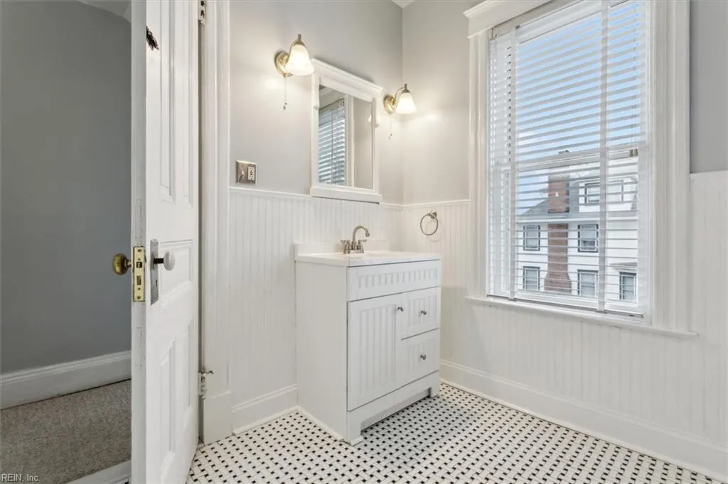 Newport News, Virginia 23607, United States, 5 Bedrooms Bedrooms, ,3 BathroomsBathrooms,Residential,Pending,5500