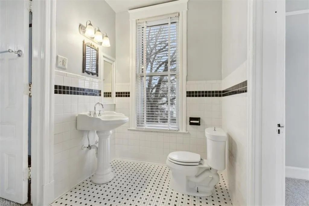 Newport News, Virginia 23607, United States, 5 Bedrooms Bedrooms, ,3 BathroomsBathrooms,Residential,Pending,5500