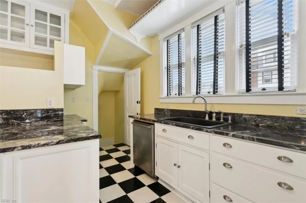 Newport News, Virginia 23607, United States, 5 Bedrooms Bedrooms, ,3 BathroomsBathrooms,Residential,Pending,5500