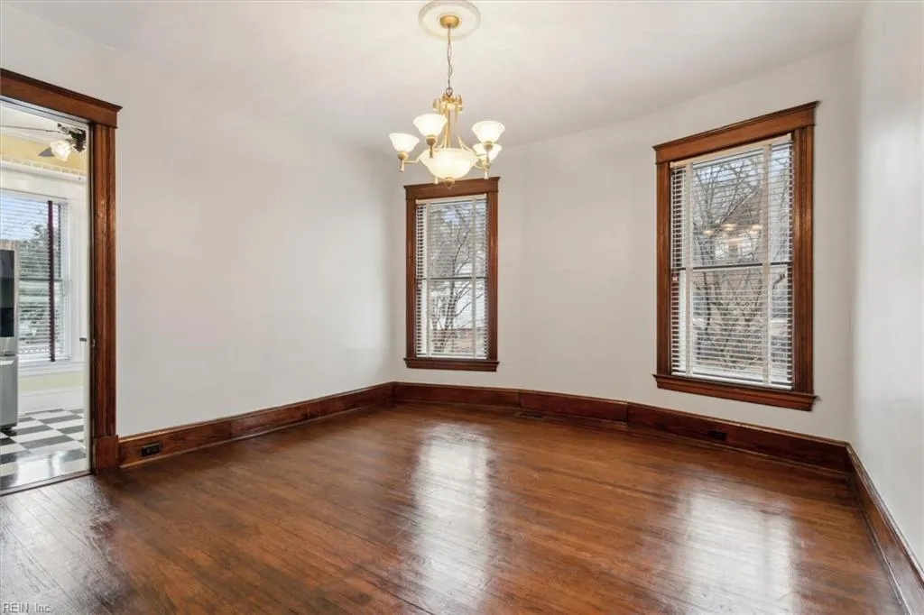 Newport News, Virginia 23607, United States, 5 Bedrooms Bedrooms, ,3 BathroomsBathrooms,Residential,Pending,5500