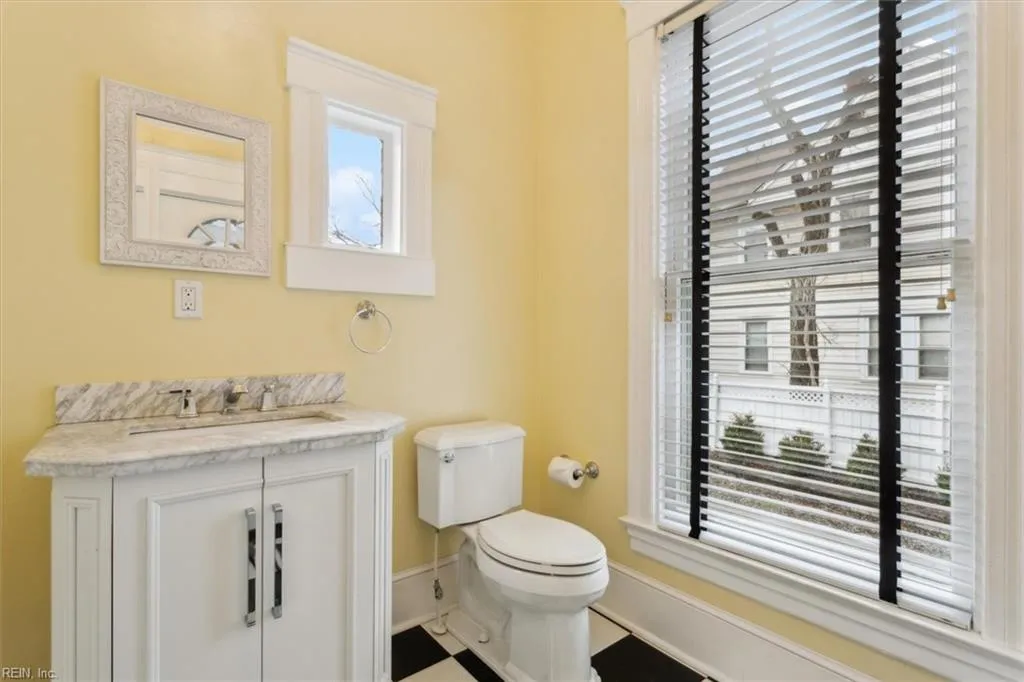 Newport News, Virginia 23607, United States, 5 Bedrooms Bedrooms, ,3 BathroomsBathrooms,Residential,Pending,5500