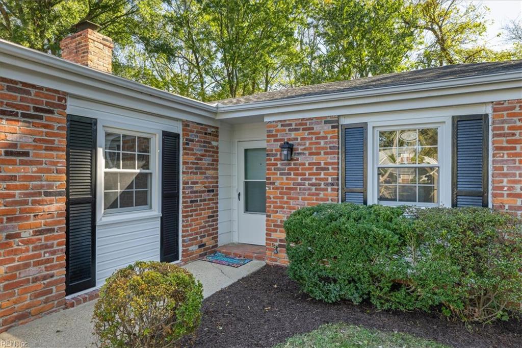 Photo of 804 Duke of Suffolk Drive, Virginia Beach, VA 23454 (MLS # 10658381)