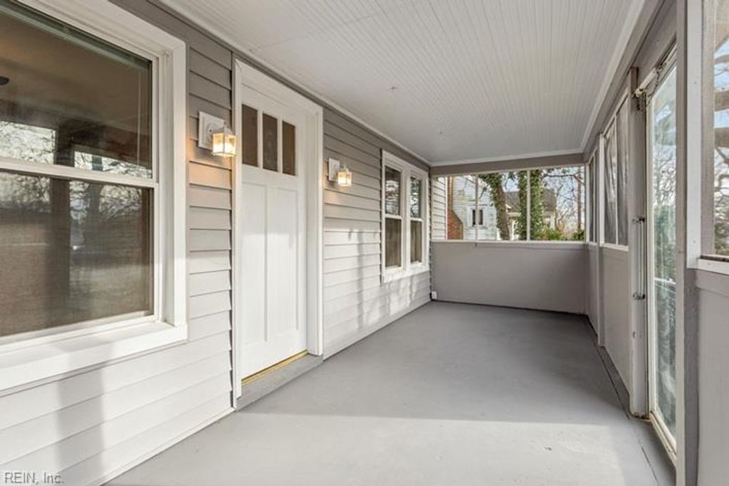 Photo of 408 Algonquin Road, Hampton, VA 23661 (MLS # 10622938)