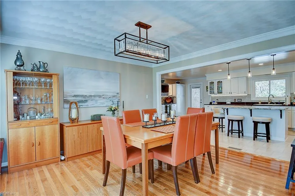 Virginia Beach, Virginia 23454, United States, 4 Bedrooms Bedrooms, ,4 BathroomsBathrooms,Residential,Pending,106826