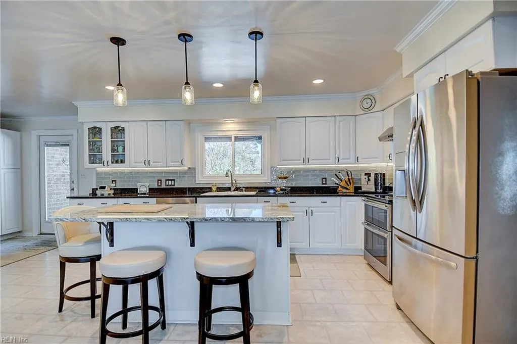 Virginia Beach, Virginia 23454, United States, 4 Bedrooms Bedrooms, ,4 BathroomsBathrooms,Residential,Pending,106826