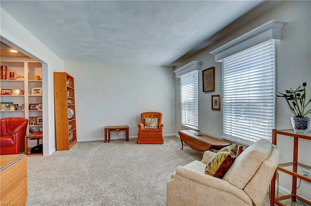 Virginia Beach, Virginia 23454, United States, 4 Bedrooms Bedrooms, ,4 BathroomsBathrooms,Residential,Pending,106826