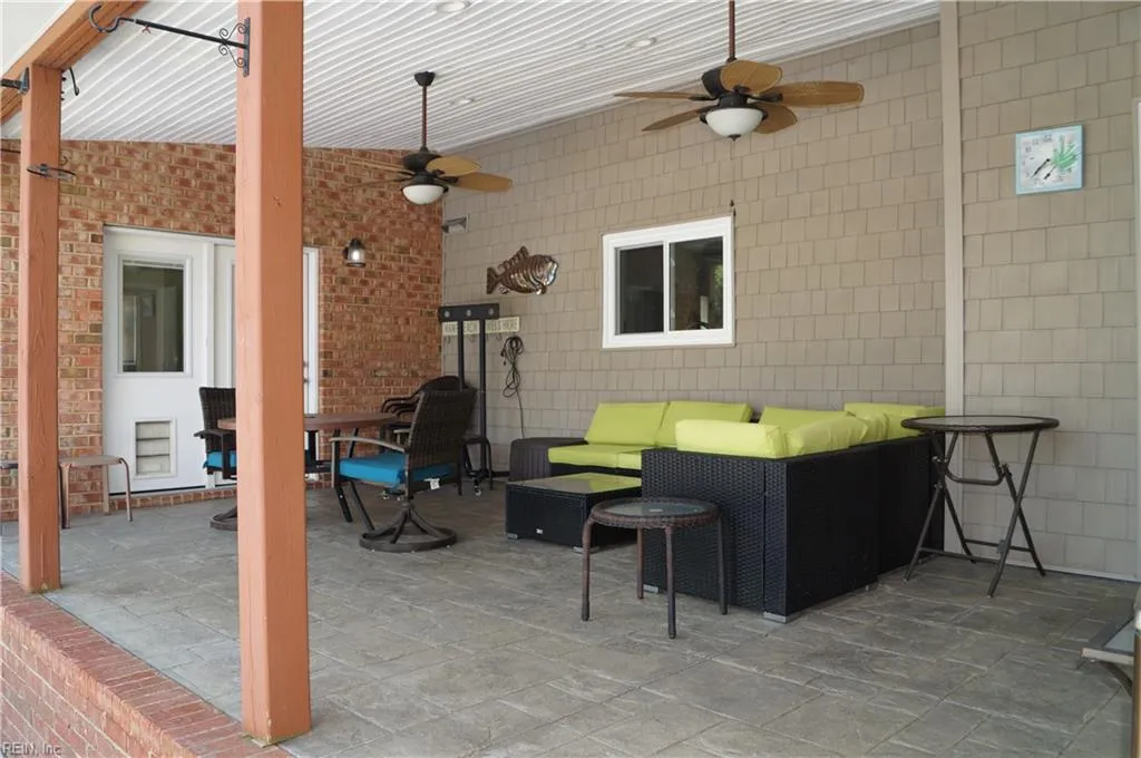 Virginia Beach, Virginia 23454, United States, 4 Bedrooms Bedrooms, ,4 BathroomsBathrooms,Residential,Pending,106826