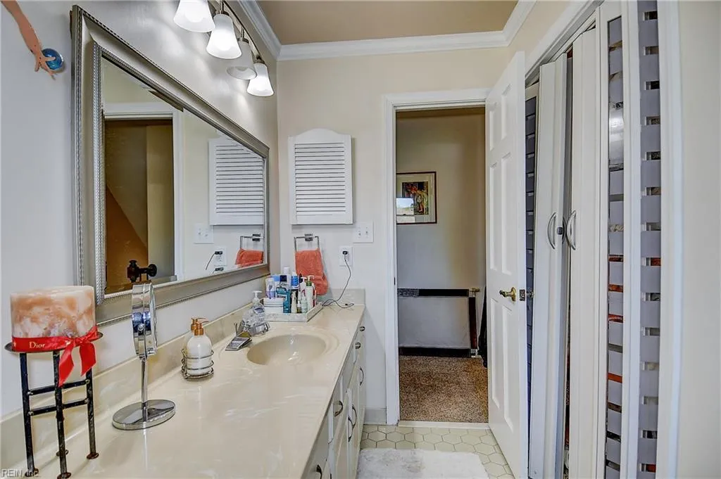 Virginia Beach, Virginia 23454, United States, 4 Bedrooms Bedrooms, ,4 BathroomsBathrooms,Residential,Pending,106826