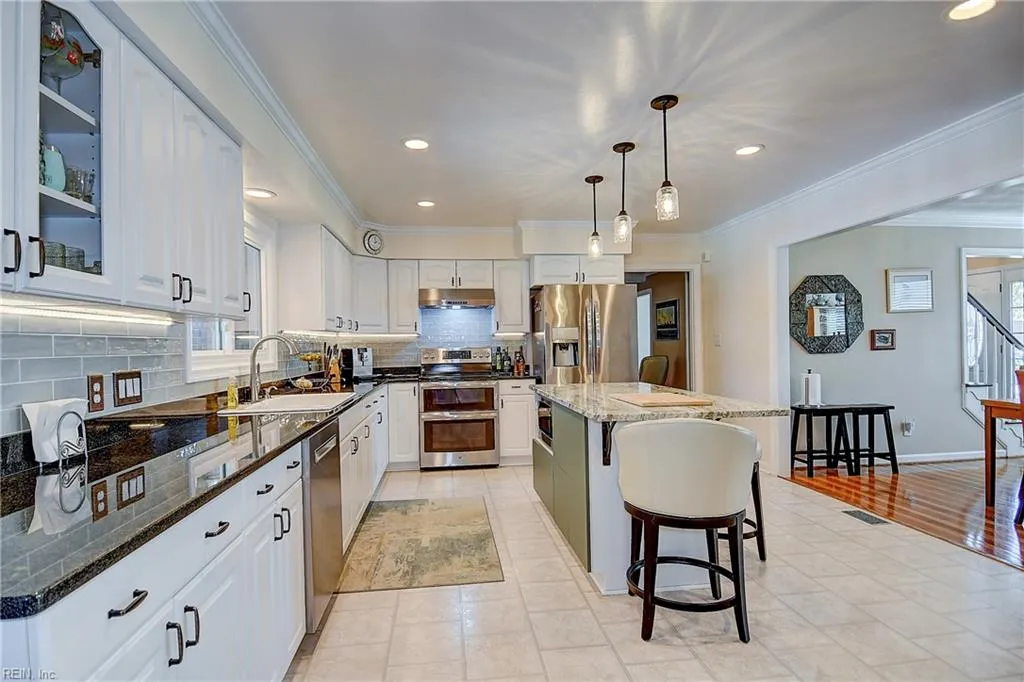 Virginia Beach, Virginia 23454, United States, 4 Bedrooms Bedrooms, ,4 BathroomsBathrooms,Residential,Pending,106826