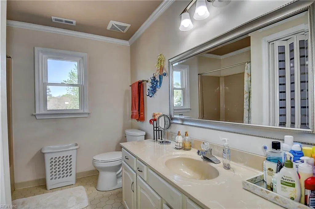 Virginia Beach, Virginia 23454, United States, 4 Bedrooms Bedrooms, ,4 BathroomsBathrooms,Residential,Pending,106826