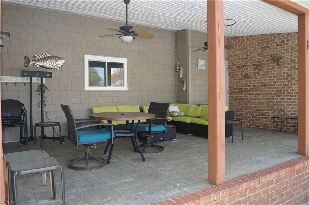 Virginia Beach, Virginia 23454, United States, 4 Bedrooms Bedrooms, ,4 BathroomsBathrooms,Residential,Pending,106826