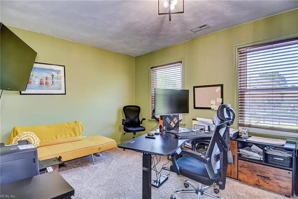 Virginia Beach, Virginia 23454, United States, 4 Bedrooms Bedrooms, ,4 BathroomsBathrooms,Residential,Pending,106826