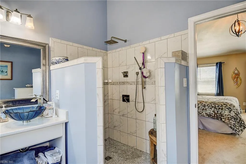 Virginia Beach, Virginia 23454, United States, 4 Bedrooms Bedrooms, ,4 BathroomsBathrooms,Residential,Pending,106826