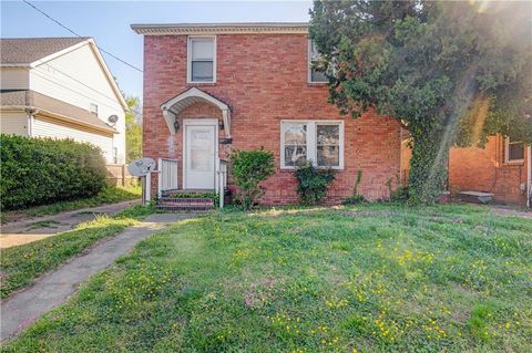 Photo of 1804 Marshall Avenue, Newport News, VA 23607 (MLS # 10628344)