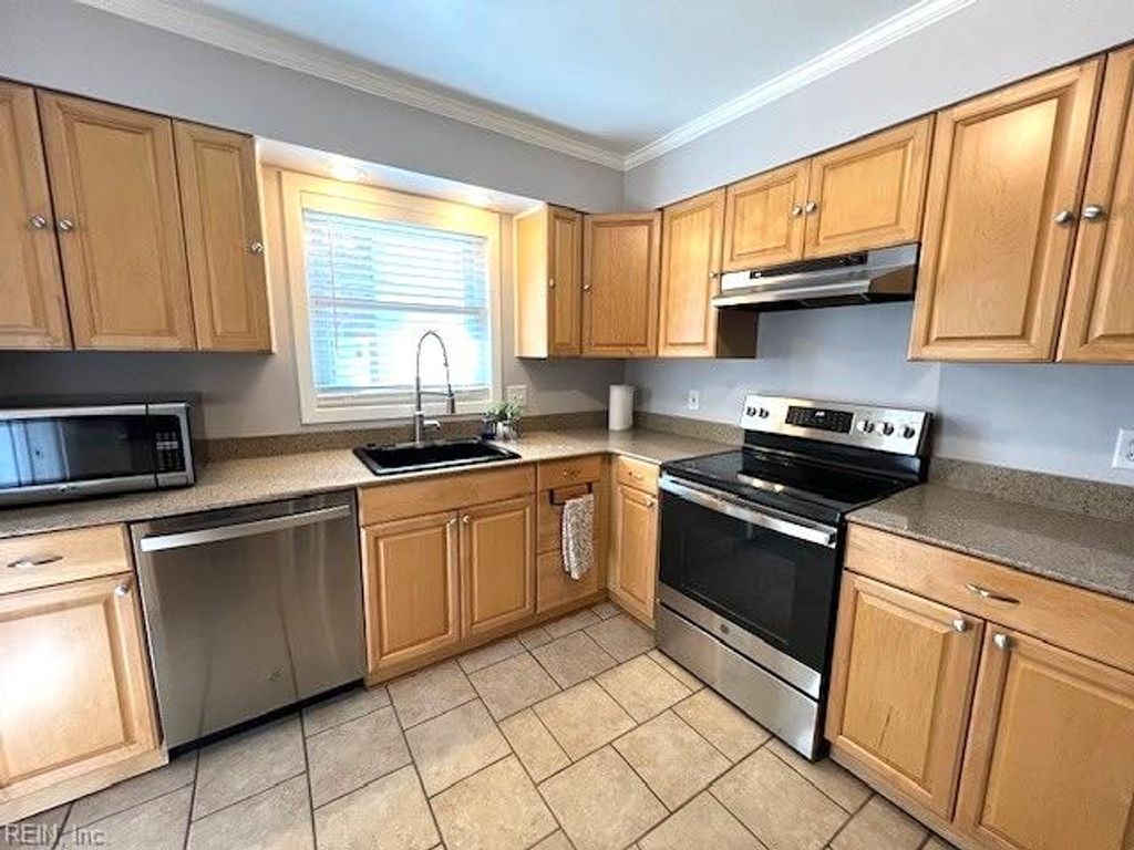 Photo of 963 Woodrow Avenue #B, Norfolk, VA 23517 (MLS # 10625082)