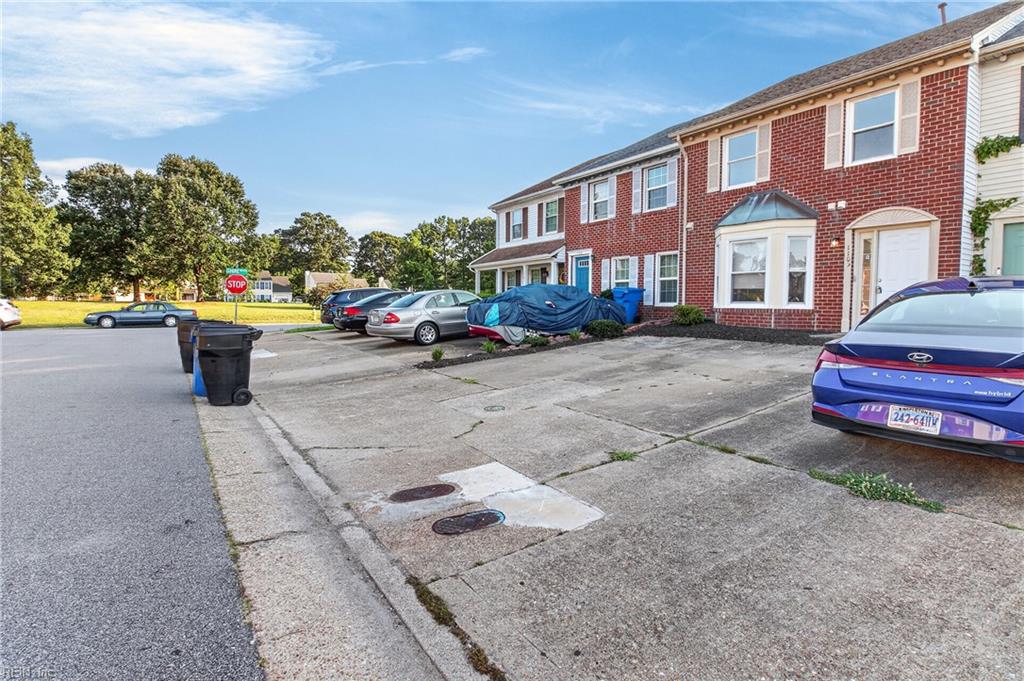 Photo of 1105 Gleaning Close, Virginia Beach, VA 23455 (MLS # 10641125)