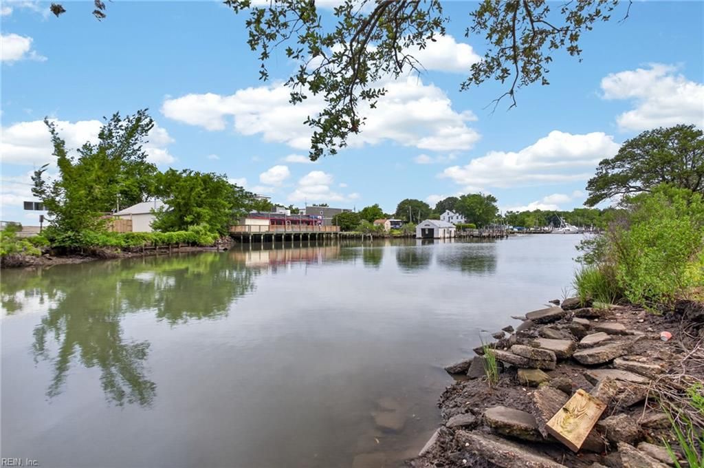 Photo of 4210 Mayflower Road, Norfolk, VA 23508 (MLS # 10636965)
