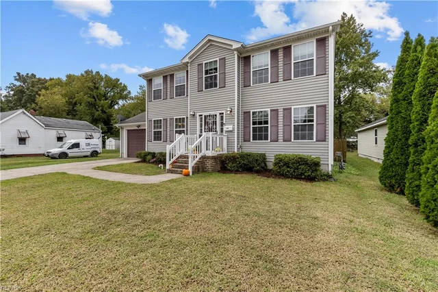653 Bell Street, photo 5 of 46