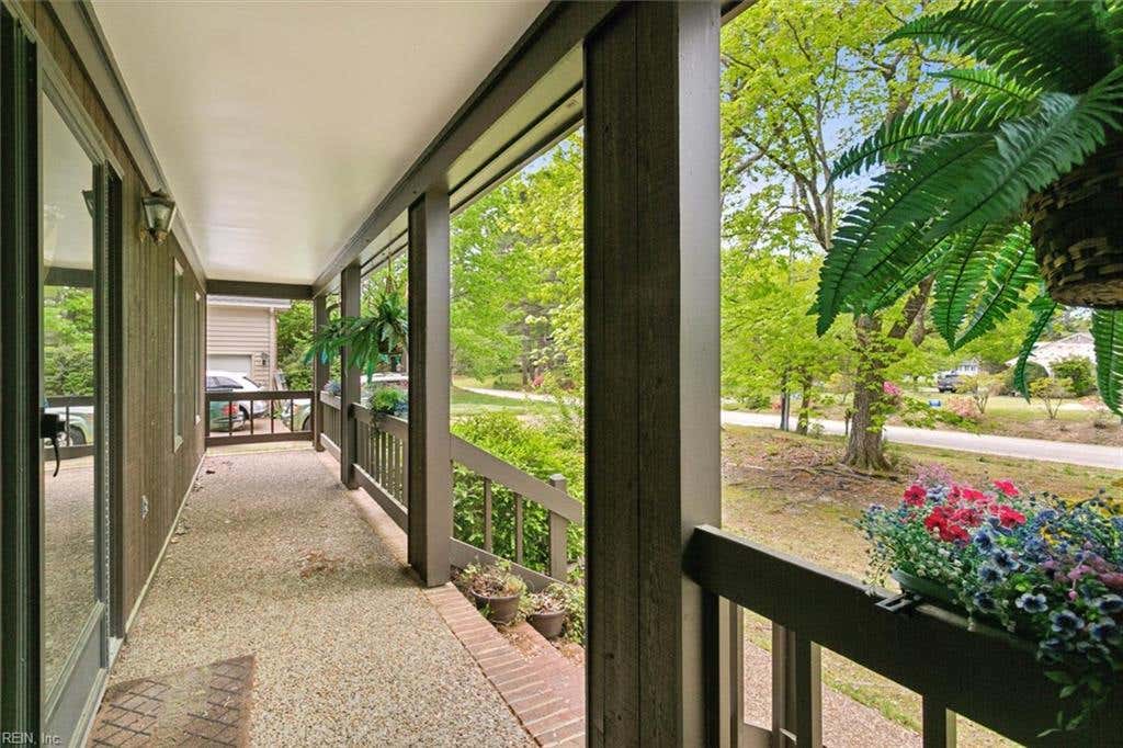 Photo of 107 Brokenbridge Road, Yorktown, VA 23692 (MLS # 10579785)