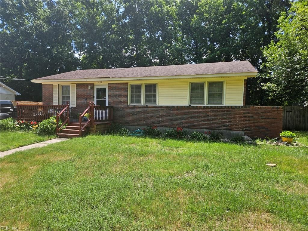 Photo of 902 Chumley Road, Portsmouth, VA 23701 (MLS # 10637025)