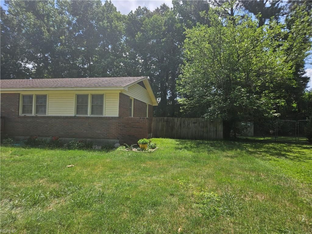 Photo of 902 Chumley Road, Portsmouth, VA 23701 (MLS # 10637025)