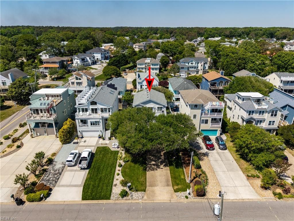 Photo of 533 Vanderbilt Avenue, Virginia Beach, VA 23451 (MLS # 10633212)