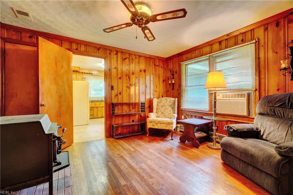 Chesapeake, Virginia 23321, United States, 4 Bedrooms Bedrooms, ,2 BathroomsBathrooms,Residential,Active,211219