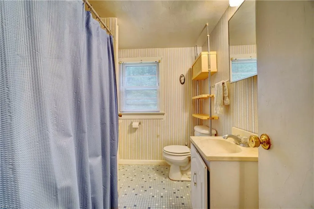 Chesapeake, Virginia 23321, United States, 4 Bedrooms Bedrooms, ,2 BathroomsBathrooms,Residential,Active,211219