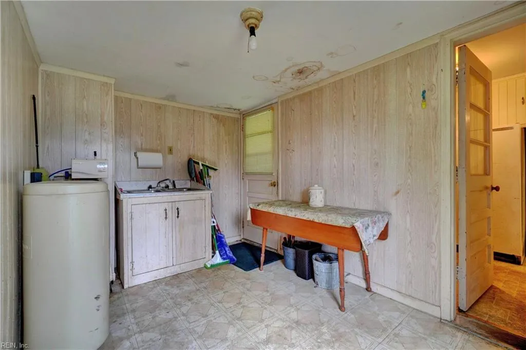 Chesapeake, Virginia 23321, United States, 4 Bedrooms Bedrooms, ,2 BathroomsBathrooms,Residential,Active,211219