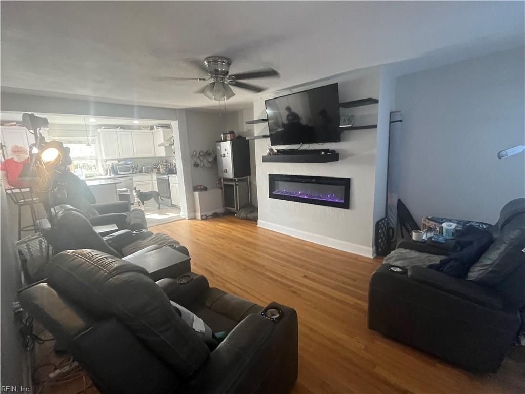 Photo of 9 Suburban Pkwy Pkwy, Hampton, VA 23661 (MLS # 10627529)