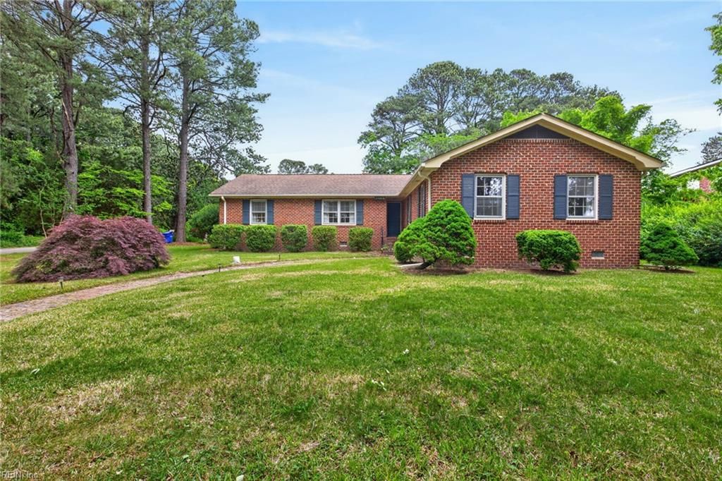Photo of 3100 Riveredge Drive, Portsmouth, VA 23703 (MLS # 10632206)