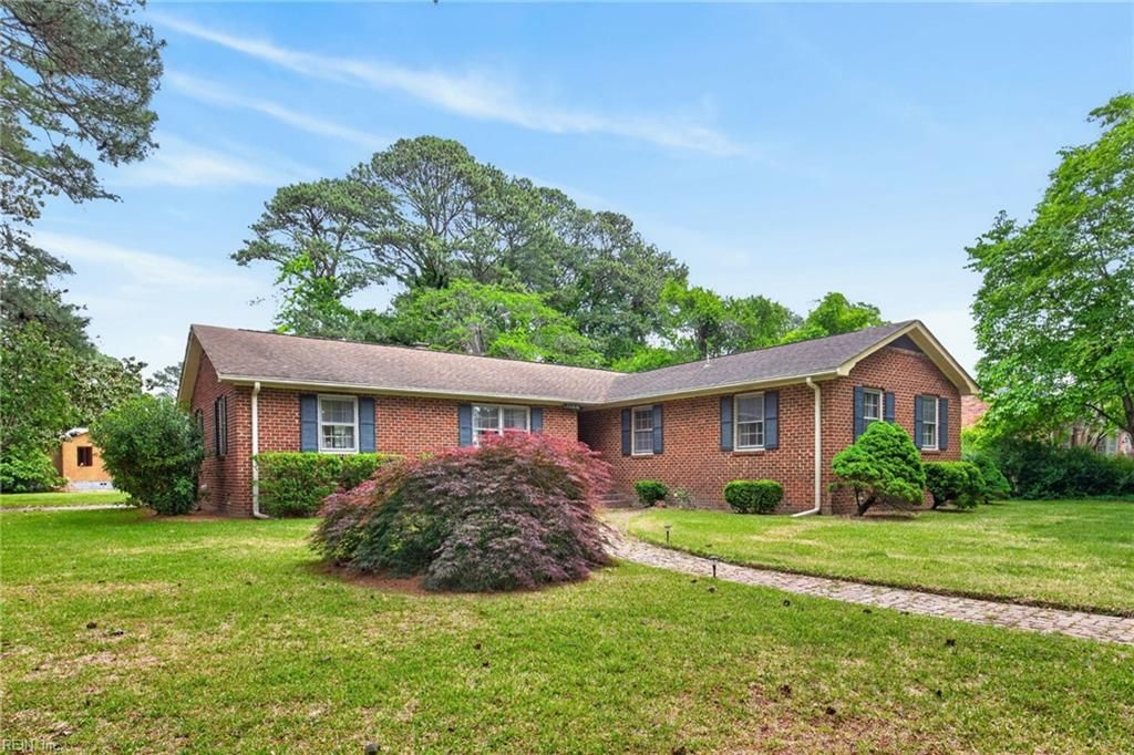 Photo of 3100 Riveredge Drive, Portsmouth, VA 23703 (MLS # 10632206)