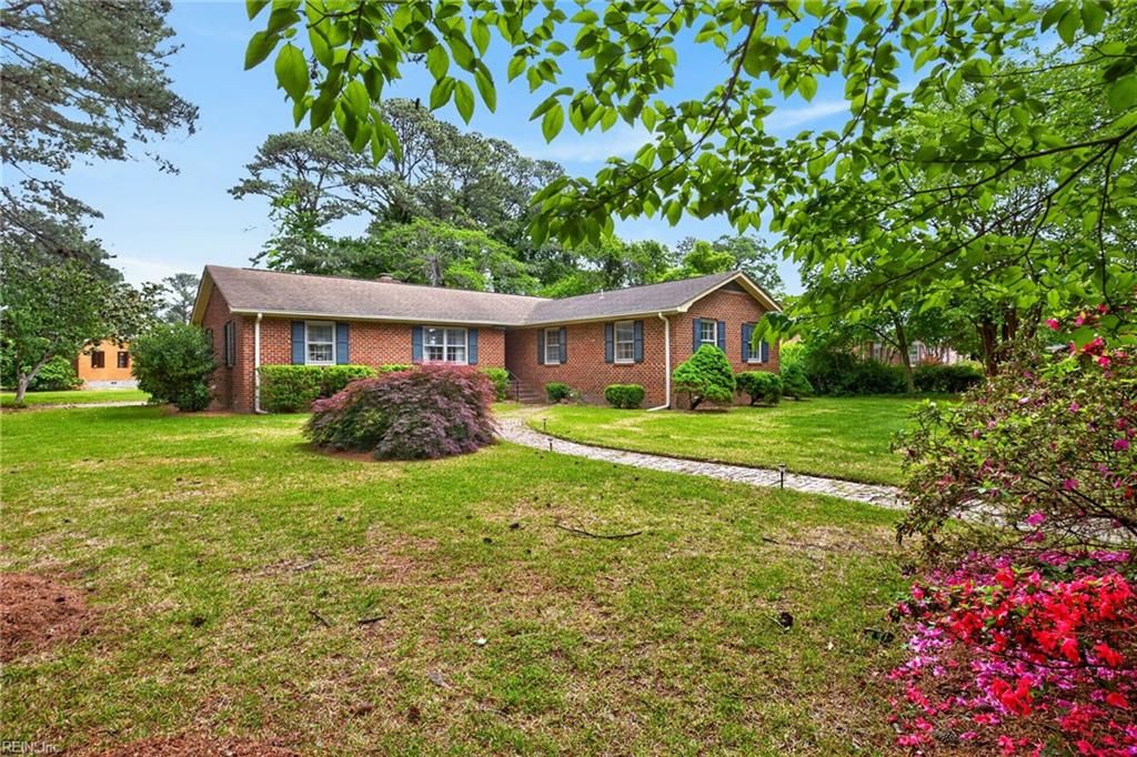 Photo of 3100 Riveredge Drive, Portsmouth, VA 23703 (MLS # 10632206)