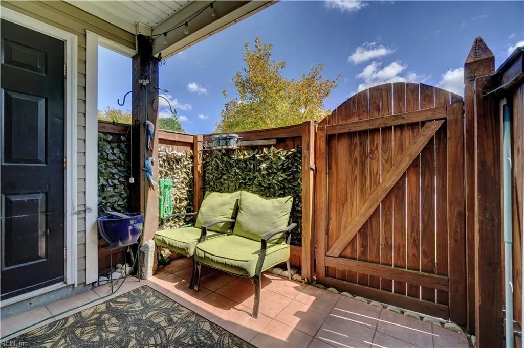 Chesapeake, Virginia 23320, United States, 2 Bedrooms Bedrooms, ,2 BathroomsBathrooms,Residential,Active,204597