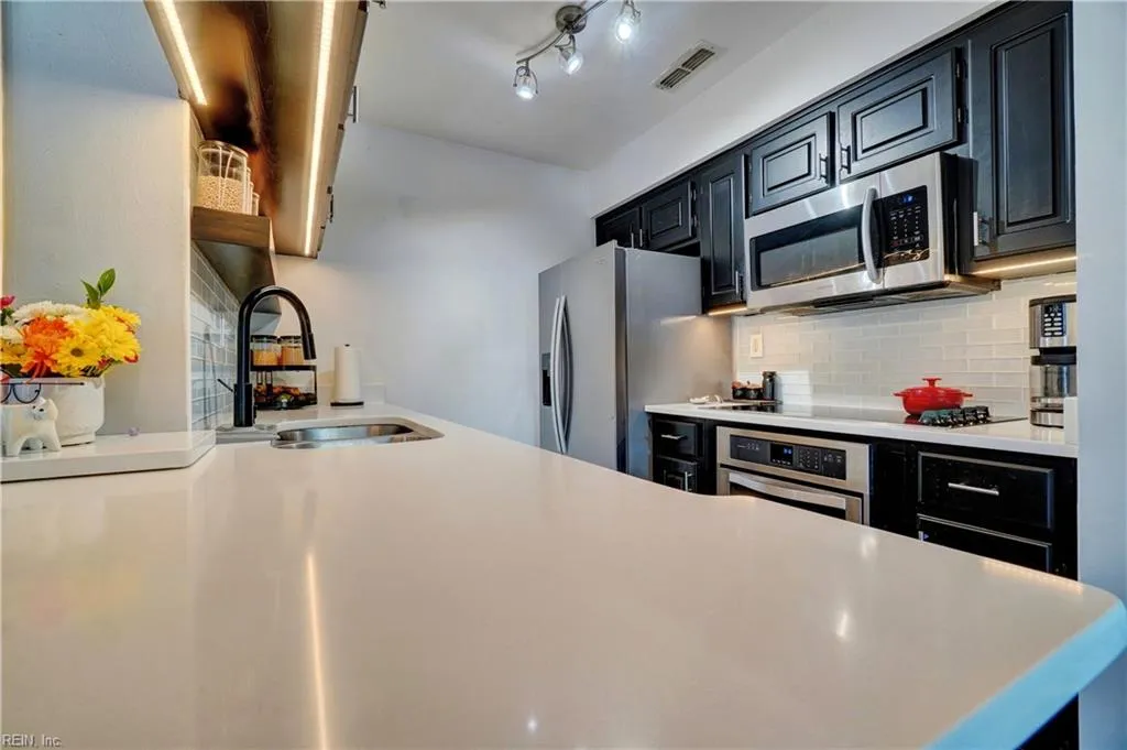 Chesapeake, Virginia 23320, United States, 2 Bedrooms Bedrooms, ,2 BathroomsBathrooms,Residential,Active,204597