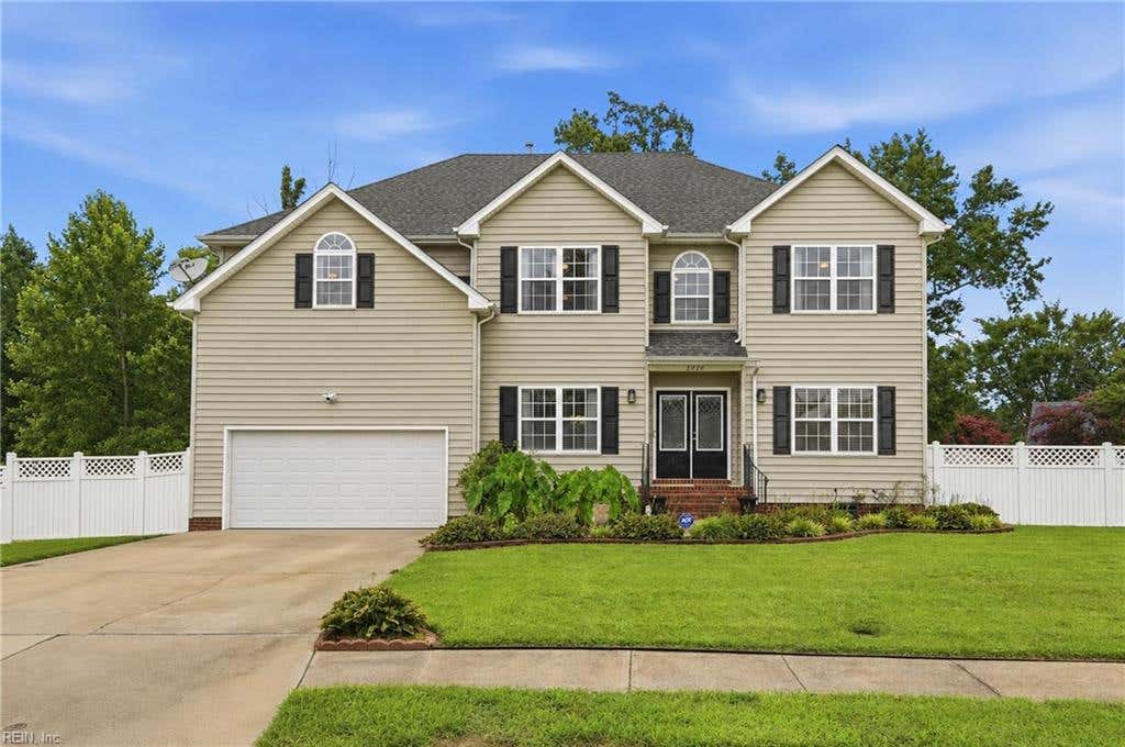 Photo of 2020 Smalleys Dam Circle, Suffolk, VA 23434 (MLS # 10644669)