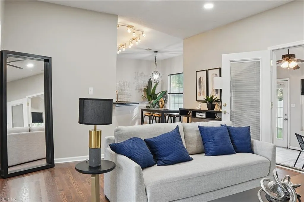 Suffolk, Virginia 23435, United States, 4 Bedrooms Bedrooms, ,3 BathroomsBathrooms,Residential,Pending,108785