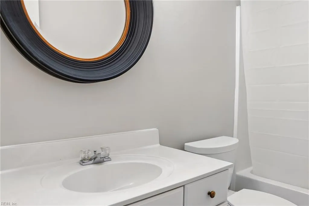 Suffolk, Virginia 23435, United States, 4 Bedrooms Bedrooms, ,3 BathroomsBathrooms,Residential,Pending,108785