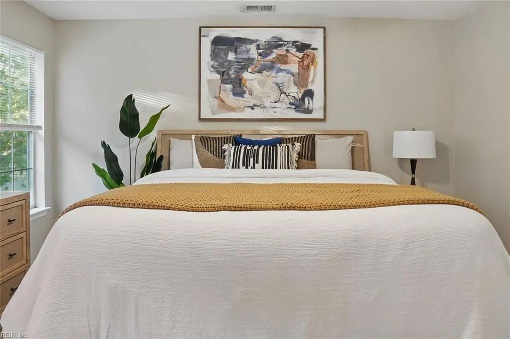 Suffolk, Virginia 23435, United States, 4 Bedrooms Bedrooms, ,3 BathroomsBathrooms,Residential,Pending,108785