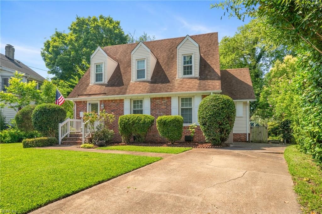 Photo of 1207 Manchester Avenue, Norfolk, VA 23508 (MLS # 10626895)