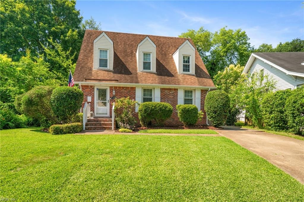 Photo of 1207 Manchester Avenue, Norfolk, VA 23508 (MLS # 10626895)