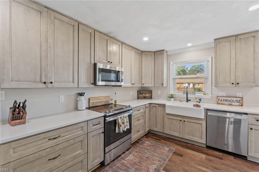 1101 Somerton LN